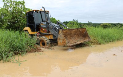 Prefeitura de Jaguaré realiza obras de limpeza em barragens