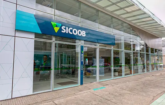 Sicoob expande horário de funcionamento das agências