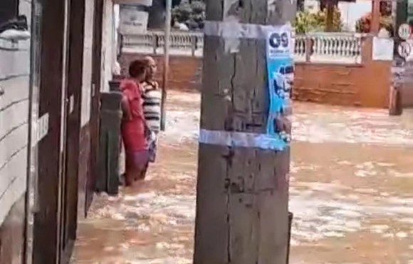 Santa Leopoldina teve 110 mm de chuva; orientação é deixar casas