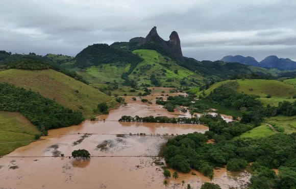 Sobe para 969 o número de desalojados pelas chuvas no ES