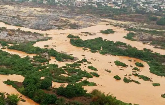 Nível do Rio Doce segue alto em Colatina e Linhares