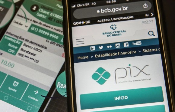 Receita Federal revoga decisão de fiscalizar transferências por Pix