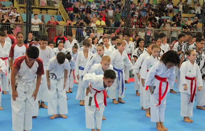 Mais de 300 atletas participaram da abertura do Estadual de Karate em Jaguaré